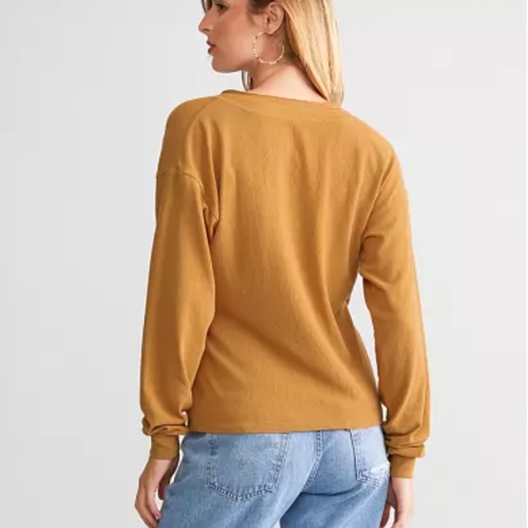 Surplice Raw Edge Top from the BUCKLE -  XL - Picture 7 of 8